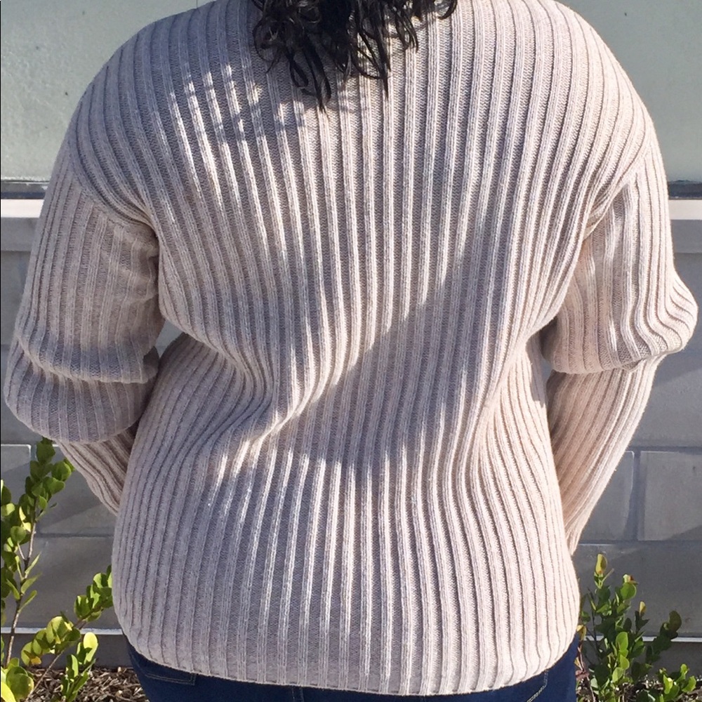 Knitted Sweaters - Picture 7 of 8